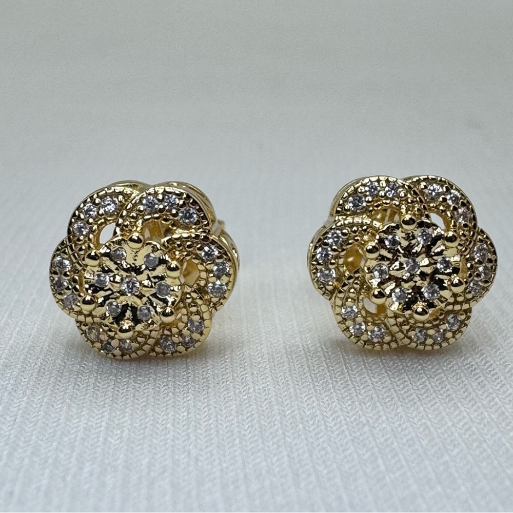 Diamond White CZ Floral Stud Earrings Gold Crystal Flower Sparkly Elegant
